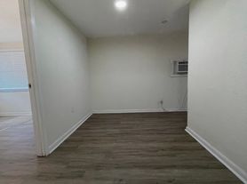 2200 E Bird St, Tampa, FL