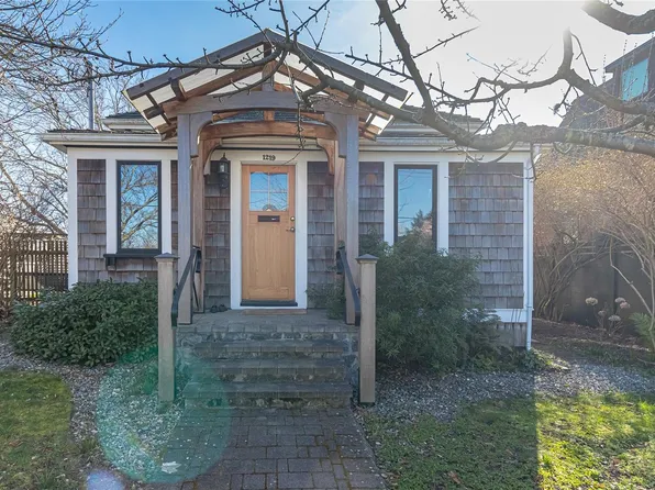 1219 Pembroke St, Victoria, BC V8T 1J6