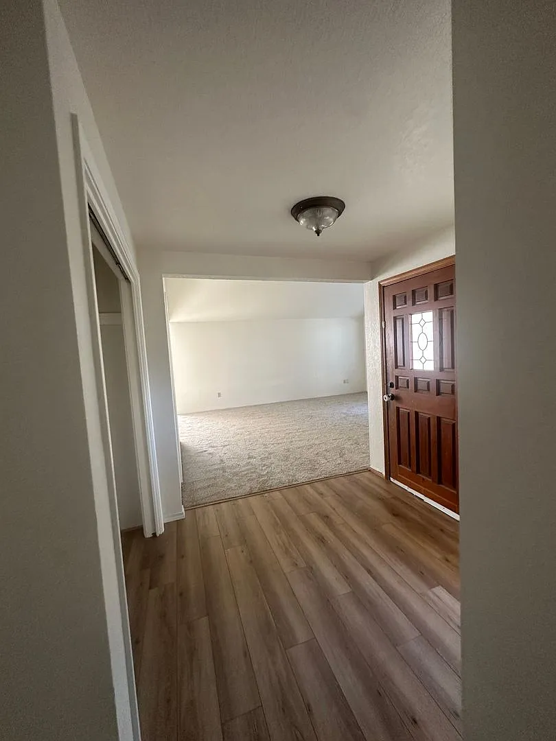 3 Bedroom, 2 Bathroom Home!! — Photo 3