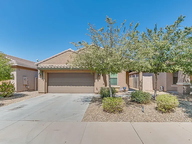 3 bed, 1687 sqft, $2,000 — Photo 1