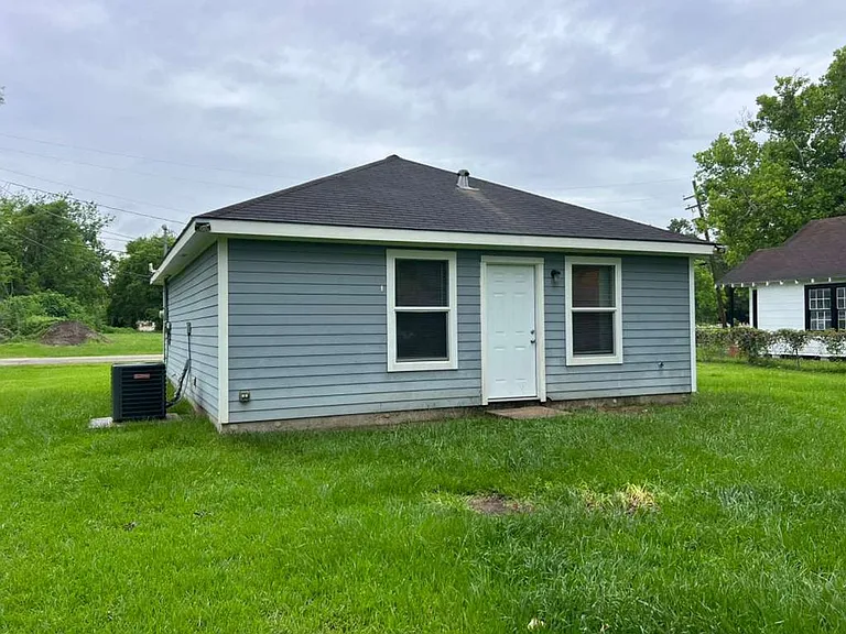 3940 Scranton St — Photo 12