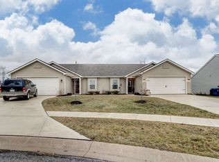 1907 Greyson Dr #D-4A, Auburn, IN 46706