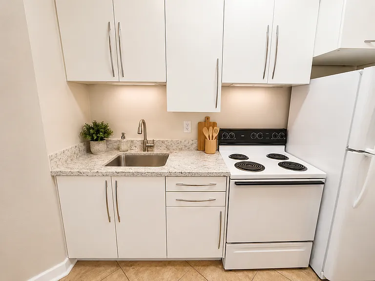 1000 Carteret Ave #1 — Photo 3