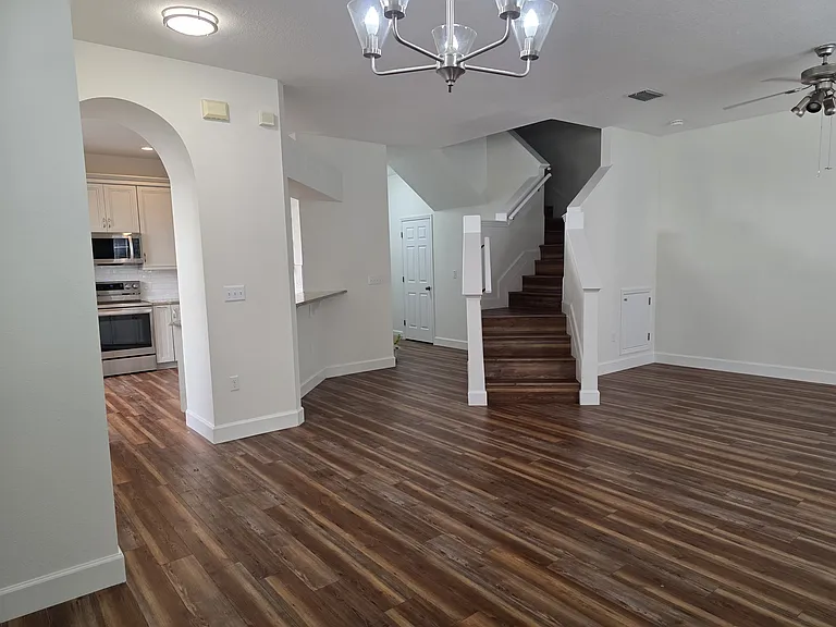 6738 Breezy Palm Dr — Photo 1
