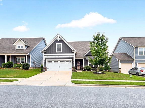 3rd image of 115 Jana Dr