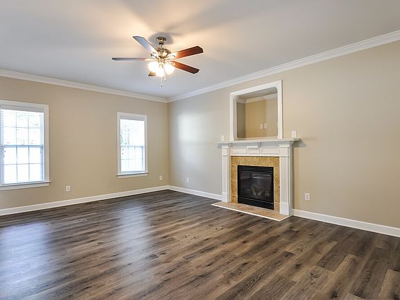 5th image of 275 Manchester Trl