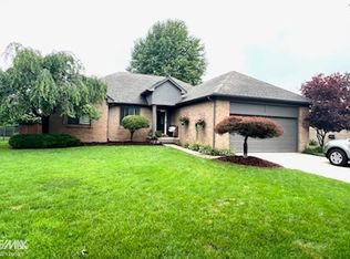 34159 Cherry Hill Ln, Chesterfield, MI 48047