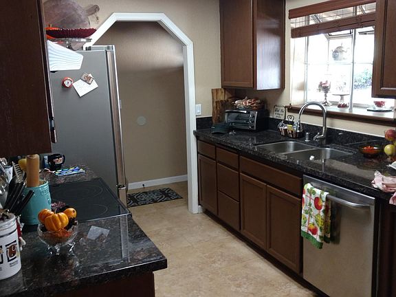 4th image of 6984 Lakewood Dr