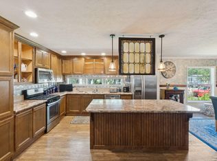 9 Karen Ln, Brunswick, ME 04011
