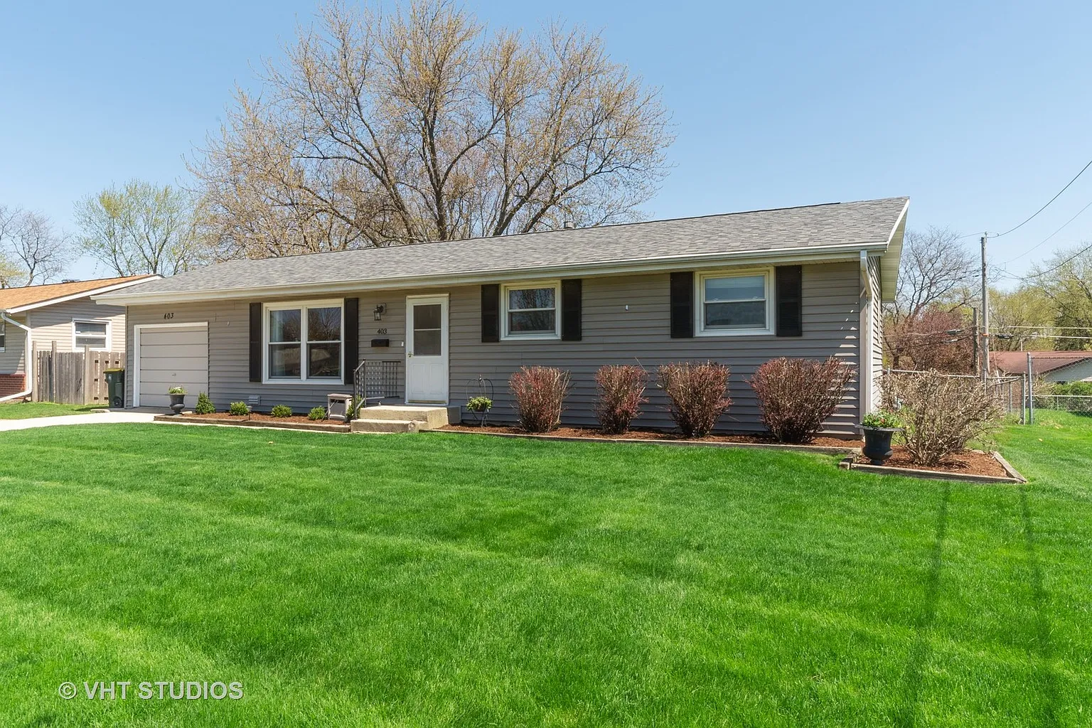 403 Sioux Ln photo 1