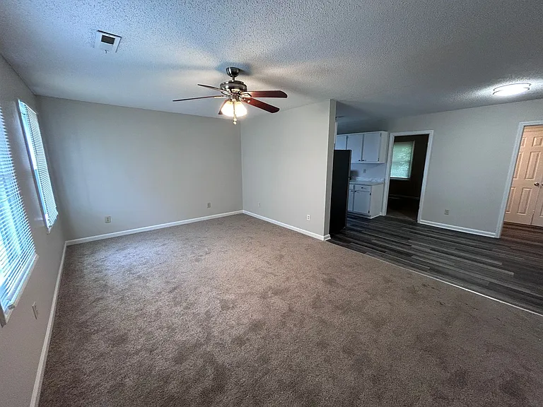 2413 Robbins St — Photo 2