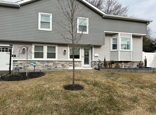 22 Phillips Rd, Edison, NJ 08817