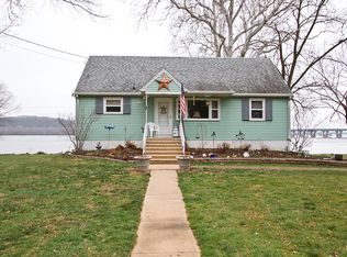963 Riverbank Ln, Wrightsville, PA 17368