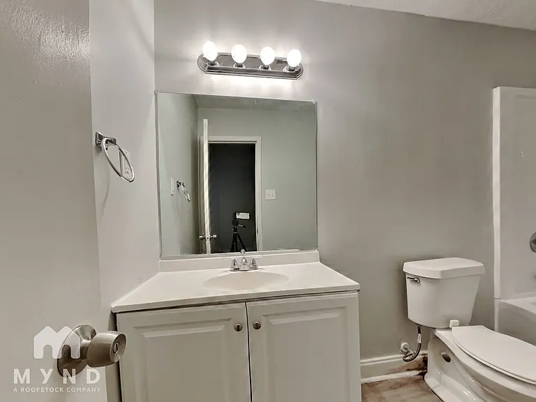 3047 Brook Hollow Dr — Photo 10