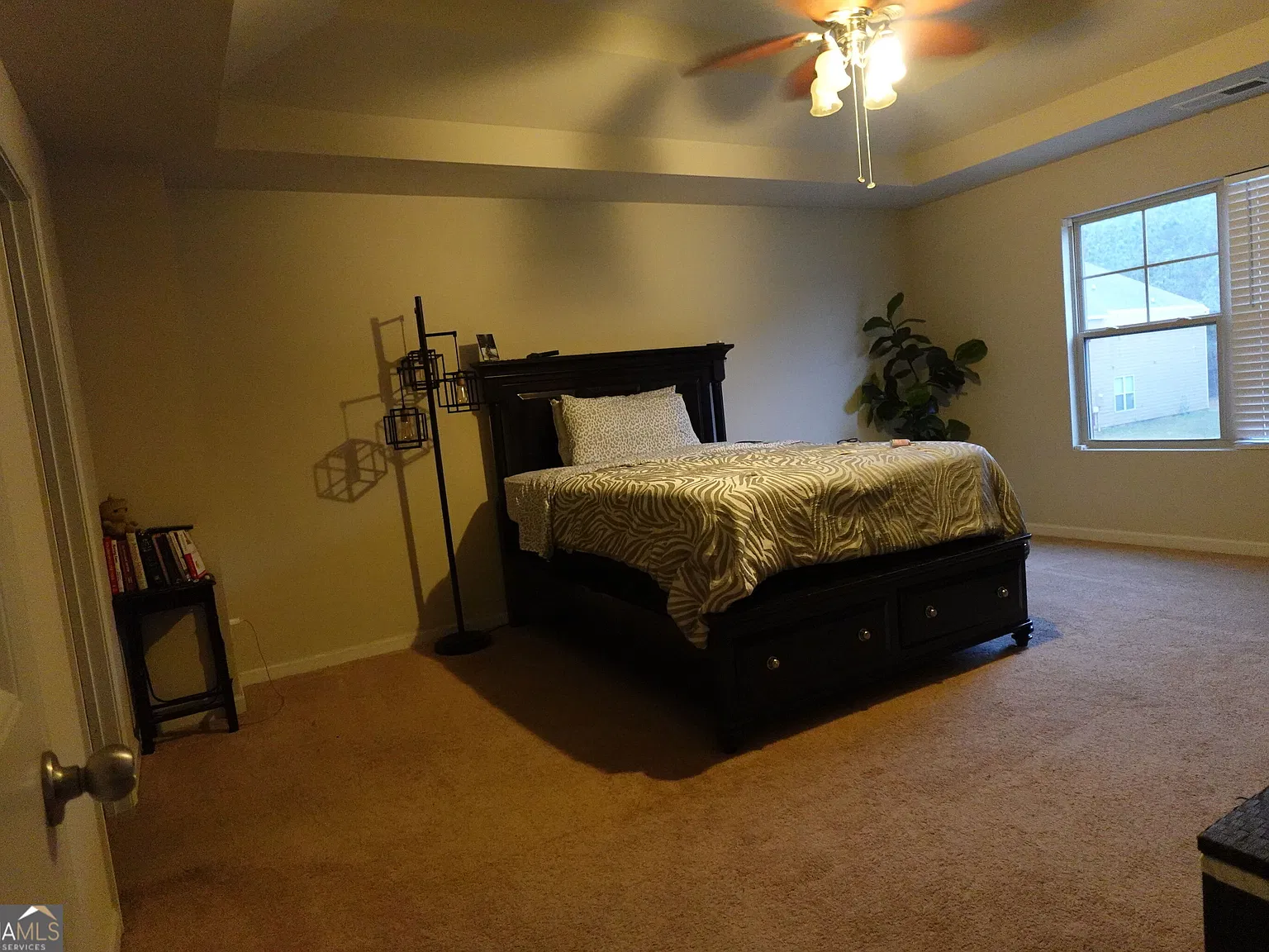 4 bed, 2.5 bath, 4550 sqft, $2,350 — Photo 4