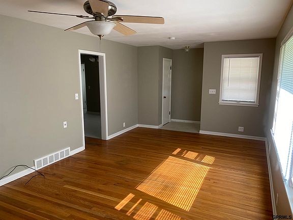 2nd image of 1006 N 76th St