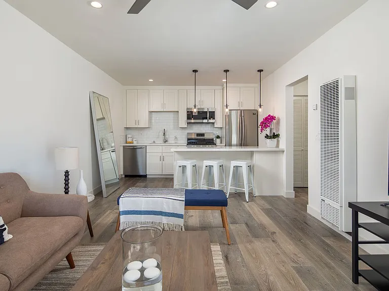 Sierra Street TIC (321 El Segundo/Palm LLC) — Photo 9