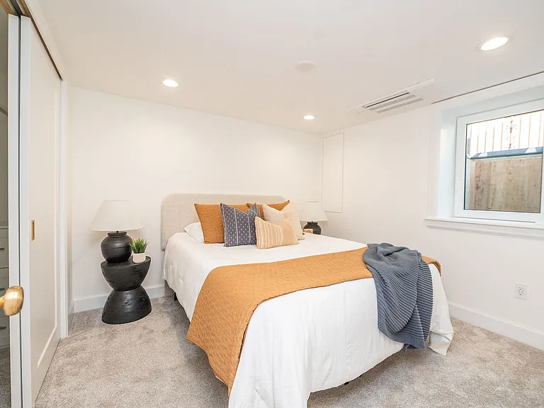 2146 E Browning Ave #1 — Photo 6