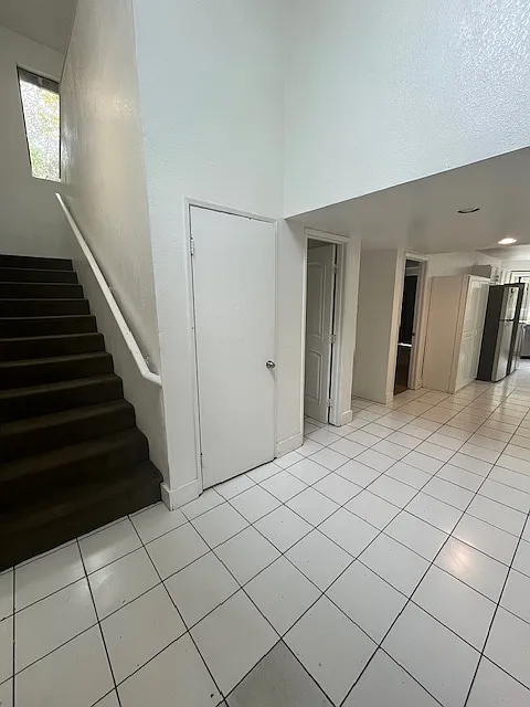 7 bed, 3.5 bath, 2064 sqft, $14,000 — Photo 4