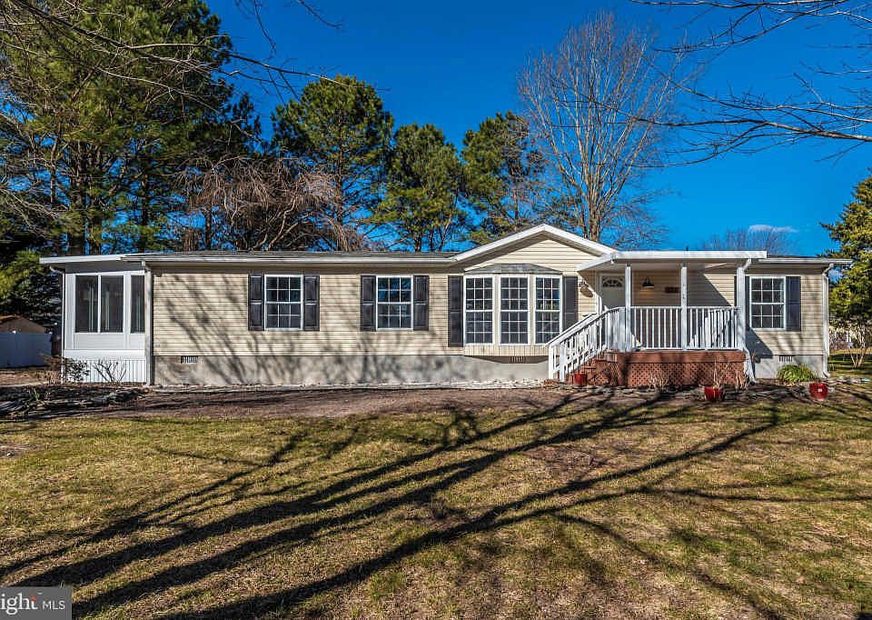 1st image of 32623 W Berkley Ct