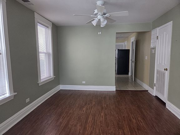 3rd image of 3750 N Sacramento Ave #1