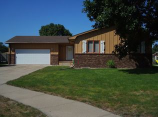 2224 E Dodge St, Fremont, NE 68025