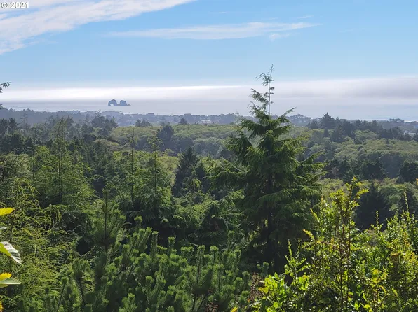 Necarney Ave, Rockaway Beach, OR 97136