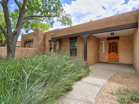 3rd image of 308 Nicklaus Dr SE