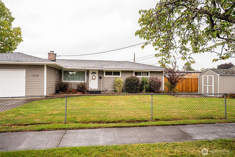 3rd image of 1318 Midland Avenue