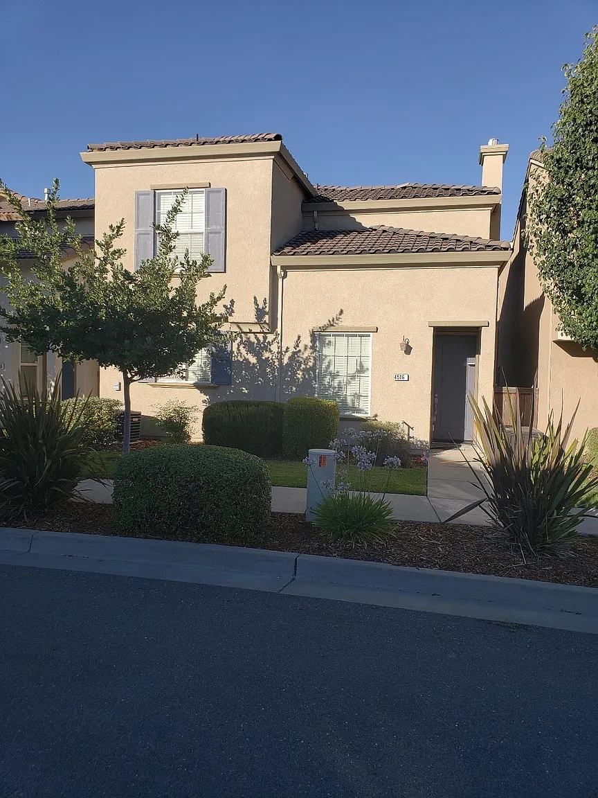 4516 Cardona Ln photo 1