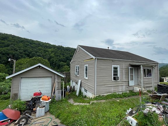 2nd image of 545 Terrace Ave