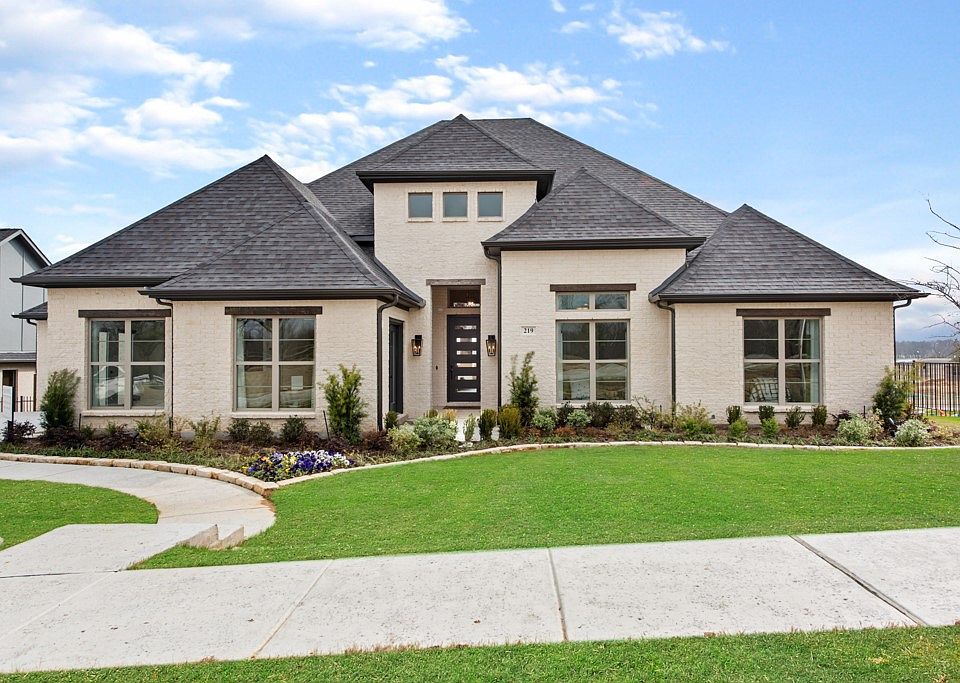 1st image of 219 Stirling Dr