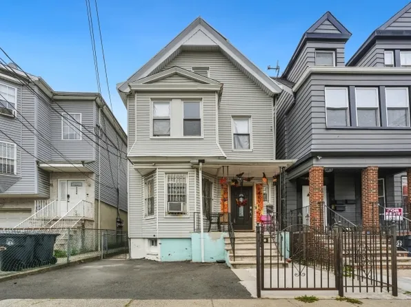 250 4th St, Newark City, NJ 07107