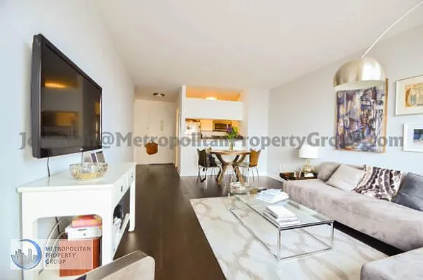 Rented by Metropolitan Property Group | media 19