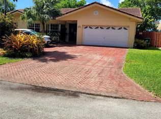 9114 SW 163rd Ter, Palmetto Bay, FL 33157