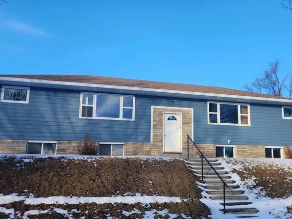 119 7th St NE, Valley City, ND 58072