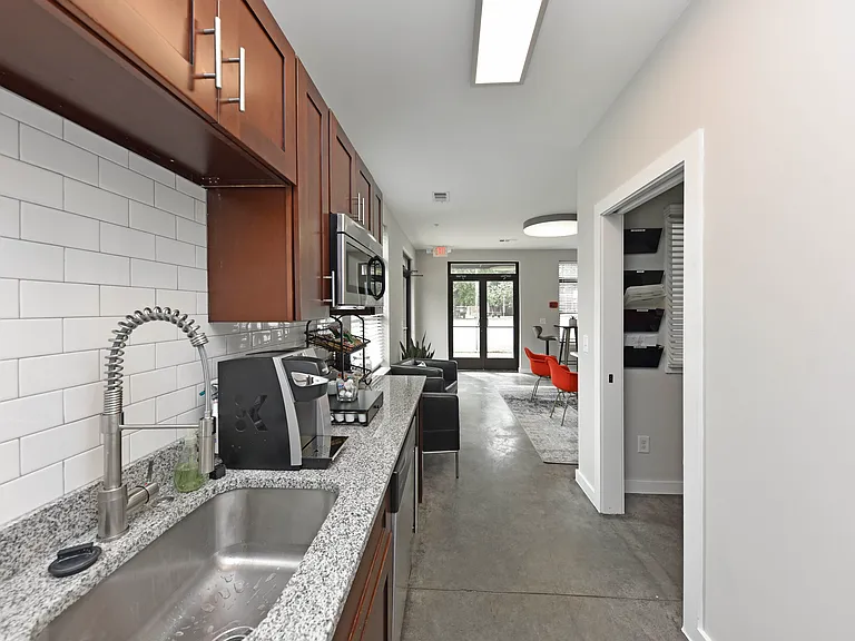 Ellis Germantown — Photo 23