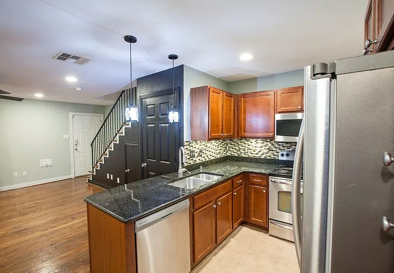 4741 Bradford Dr #B — Photo 11