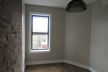 Rented by Lucky Apt Inc