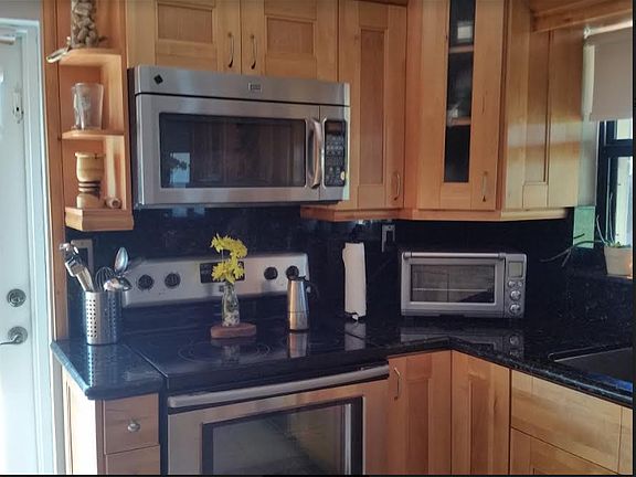 3rd image of 10102 NW 4th Ln #5-12