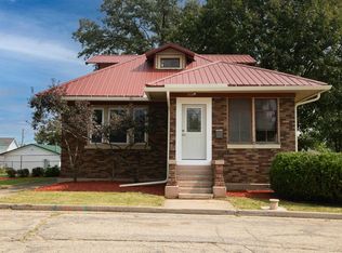 305 S Linn St, Dodgeville, WI 53533
