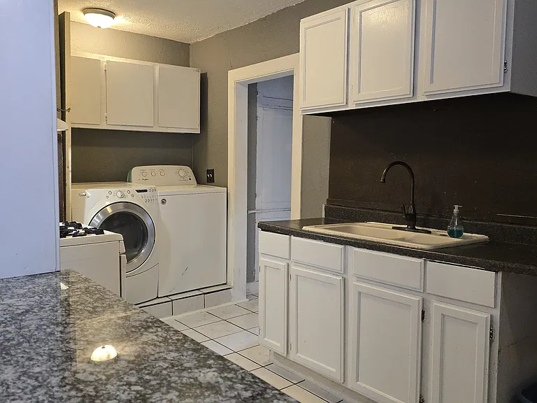 1125 NW 27th St #1 — Photo 12