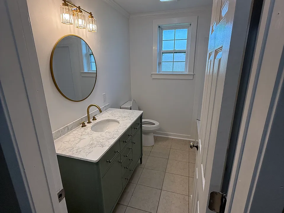 305 Julia St