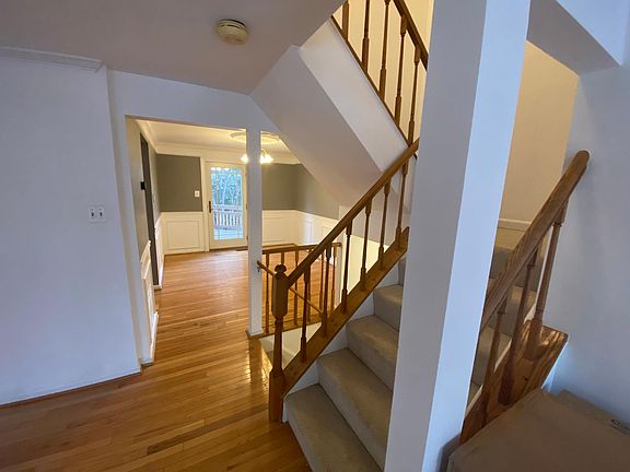 4th image of 21 Chisholm Landing Ct