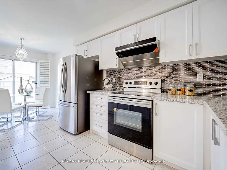 60 Warren Bradley St — Photo 14