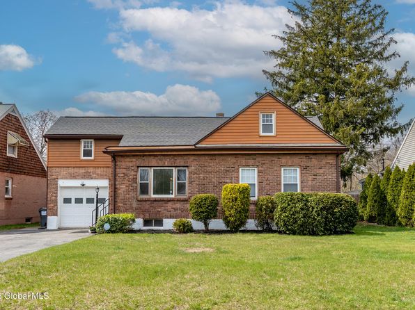 12 Grounds Place, Albany, NY 12205
