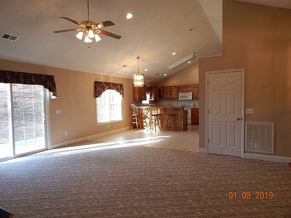 3rd image of 241 Autumn Place Ln