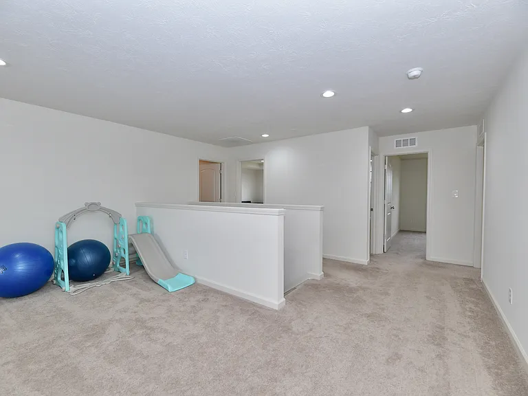 6013 Meadowview Dr — Photo 7