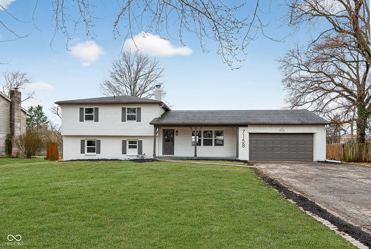7158 Munsee Ln photo 1