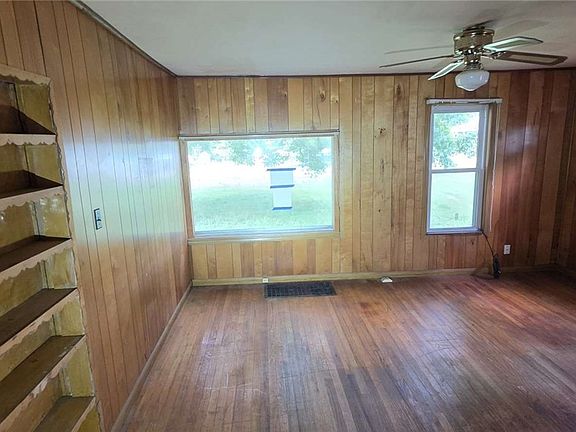 5th image of 4234 Hayes Rd
